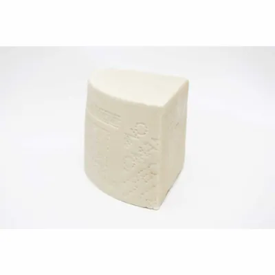 Cao Pecorino Romano vacuum-packed cheese 1/4, 8 kg, 1 pc.