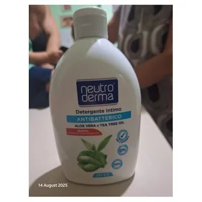 Neutroderma antibacterial intimate cleanser, 400 ml