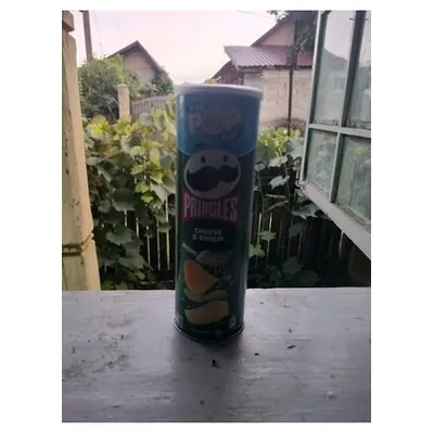 Pringles cheese & onion crisps, 165 g